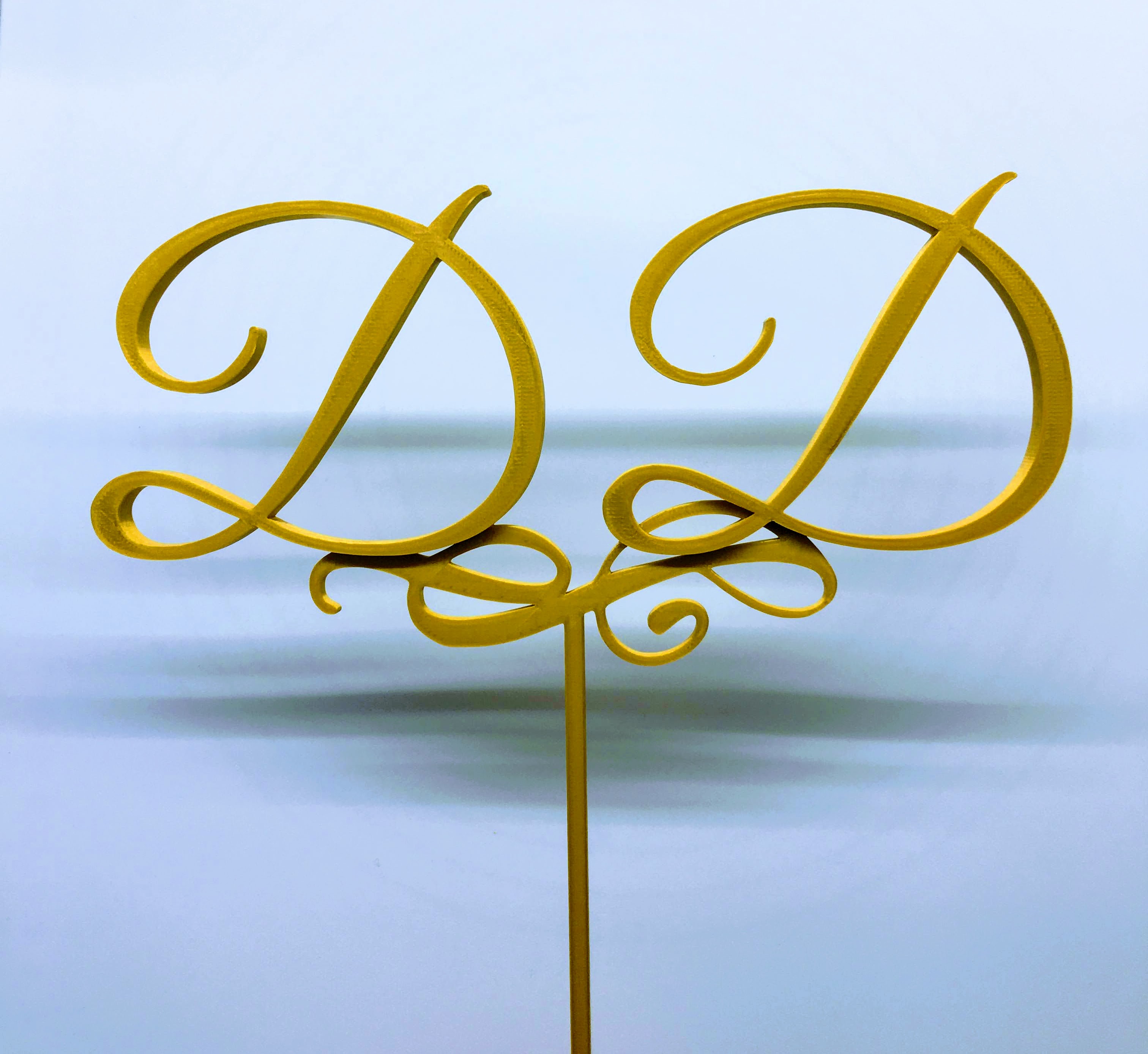 Svatební zápich s iniciály svatebčanů (bílá, černá, zlatá)